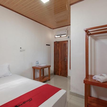 RedDoorz Syariah near Jakabaring Sport City Palembang Luaran gambar