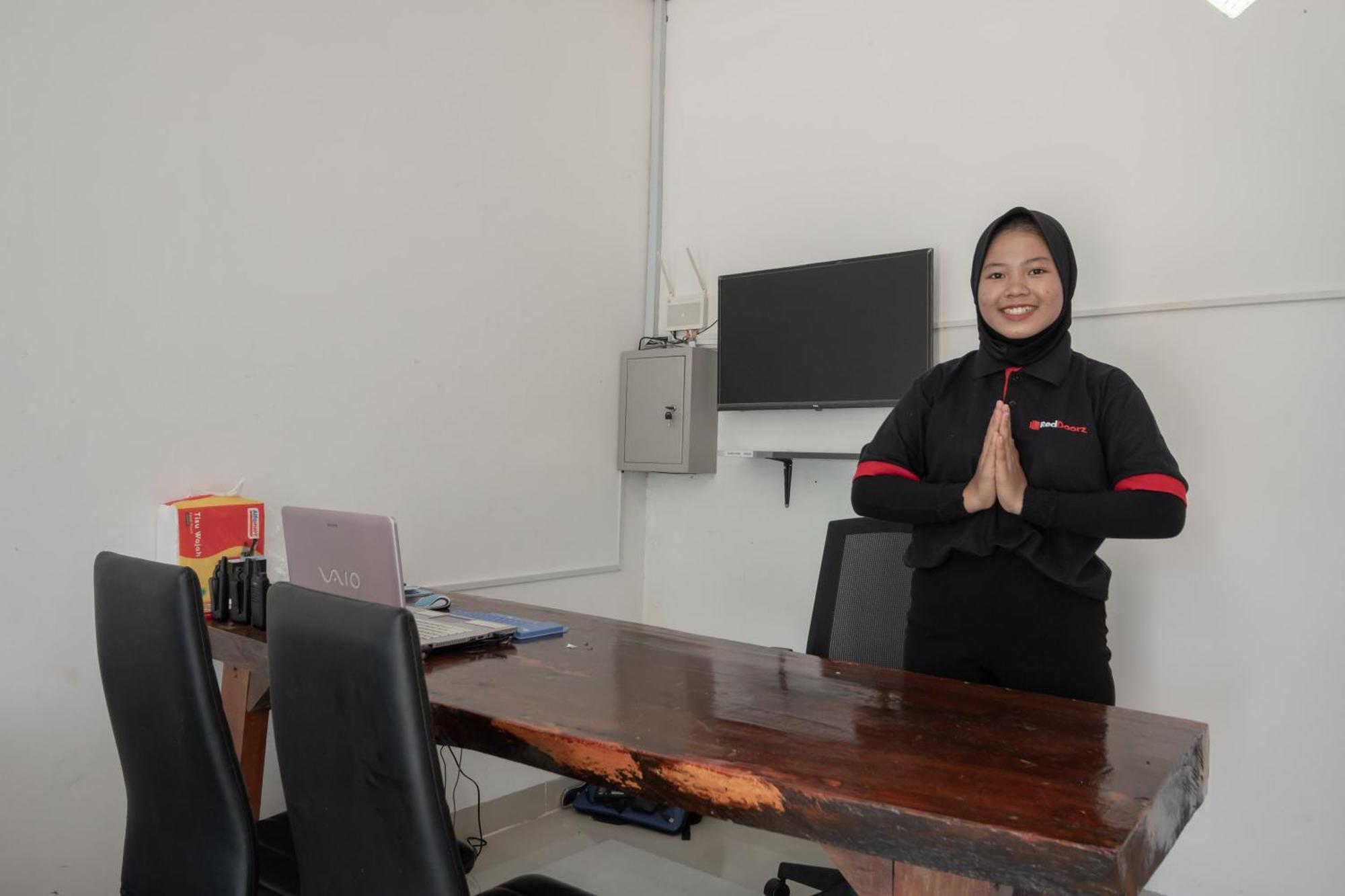 RedDoorz Syariah near Jakabaring Sport City Palembang Luaran gambar